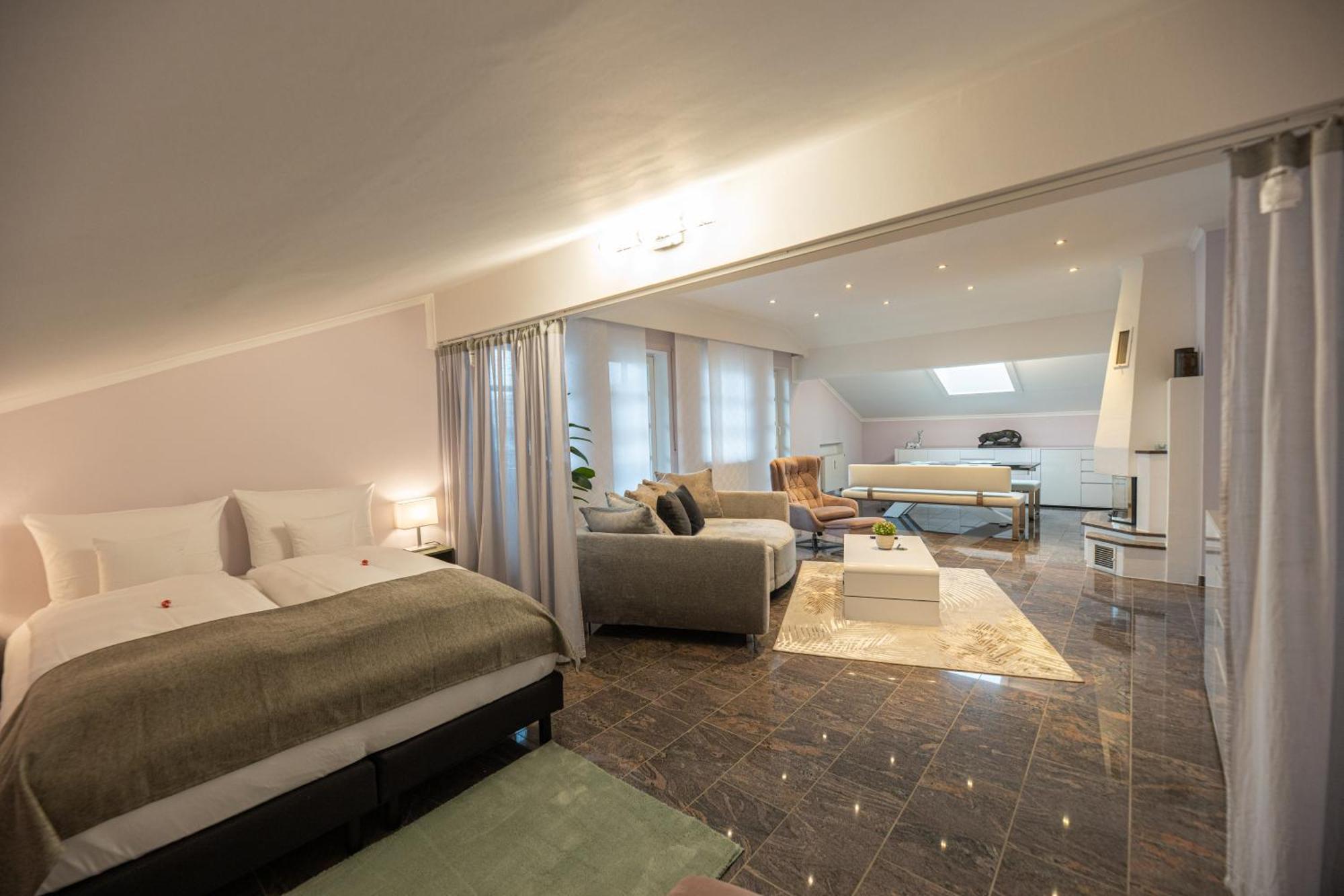 Ferienwohnung Chiemgauzeit - Chiemgaukarte انزل المظهر الخارجي الصورة